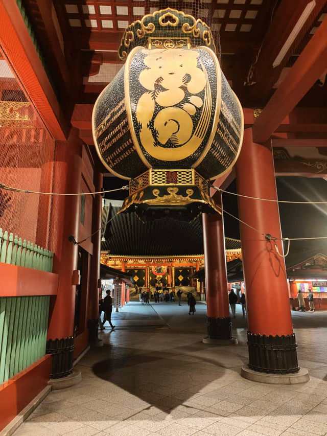 From Cherry Blossoms to Lantern Glow: Sensō-ji’s Changing Beauty
