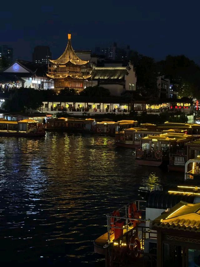 中國南京秦淮河畔最美夜景,適合打卡拍照📸 中國南京秦淮河畔最美夜景,適合打卡拍照📸