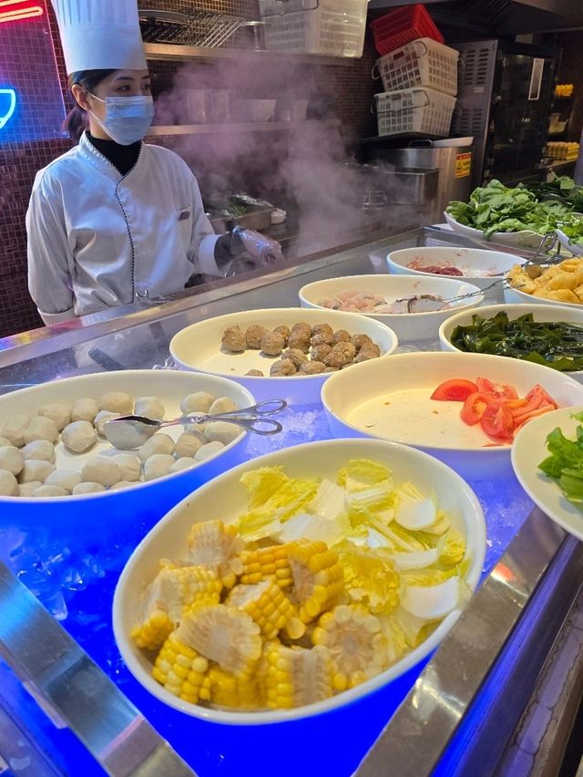 🌟 深圳好日子皇冠假日酒店自助早餐：福田CBD的味蕾派對！🍊🥣