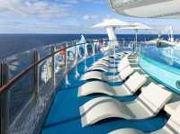 "Wonder of the Seas: The Ship That Feels Like a Dream (And Maybe a Lite Hangover)" 🌟🚢🍹  