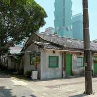 Sisinan Village หมู่บ้านทหารเก่าในเงาตึก 101