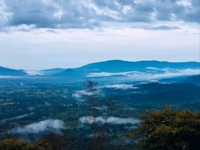 ผาเก็บตะวัน อุทยานแห่งชาติทับลาน
