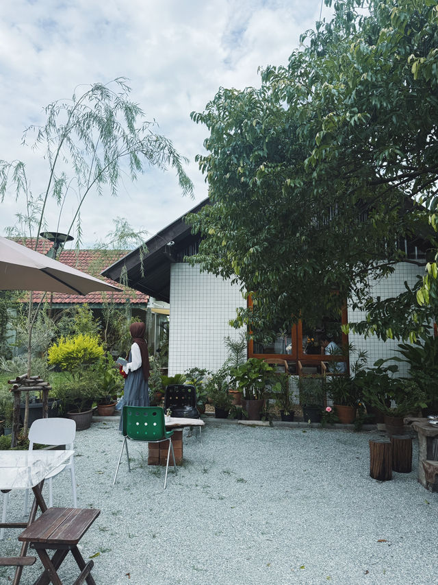 คาเฟ่เปิดใหม่สไตล์โฮมมี่ย่านศรีราชา