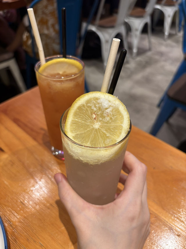 炸魚薯條專門店，烤雞也驚艷