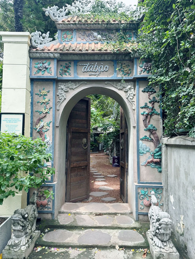 🇻🇳胡志明市古建築裡的咖啡館 Dabao Concept
