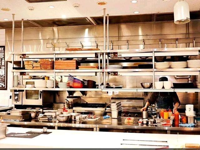 Buttermilk 摩登美式餐廳】美式靈魂注入台北！阿嬤炸雞、秘製豬肋排、香料烤蝦沙拉，每道都想來點第二輪！