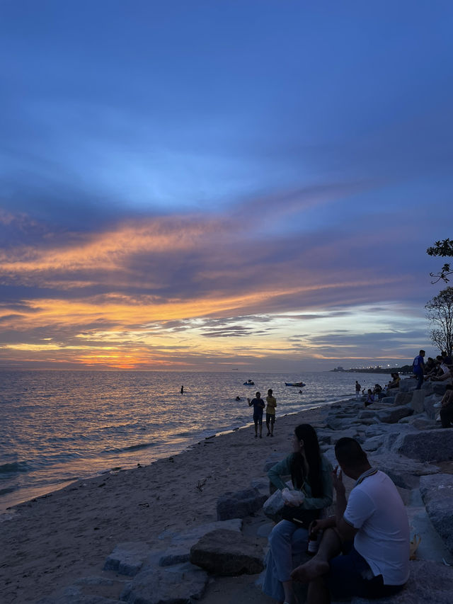 [ชลบุรี] 🌅 บรรยากาศ golden hour ที่หาดบางแสน