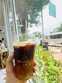 จิบกาแฟชมวัด ปรางค์วิวคาเฟ่ อยุธยา ชิลได้ทั้งวัน