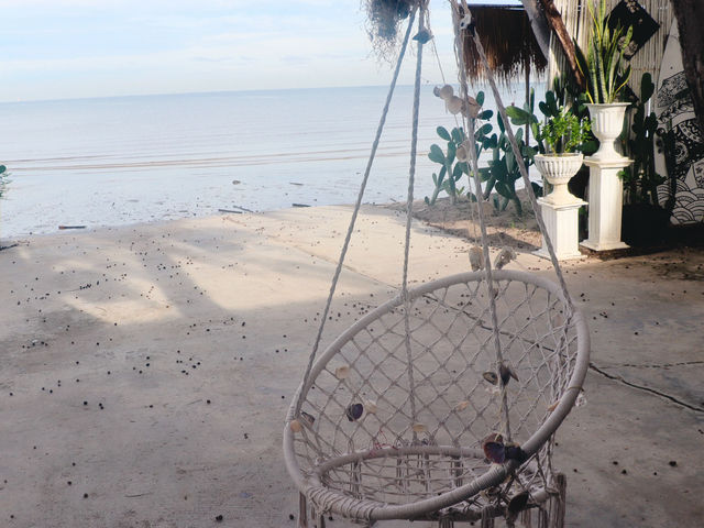 White House Beach Café & Restaurant