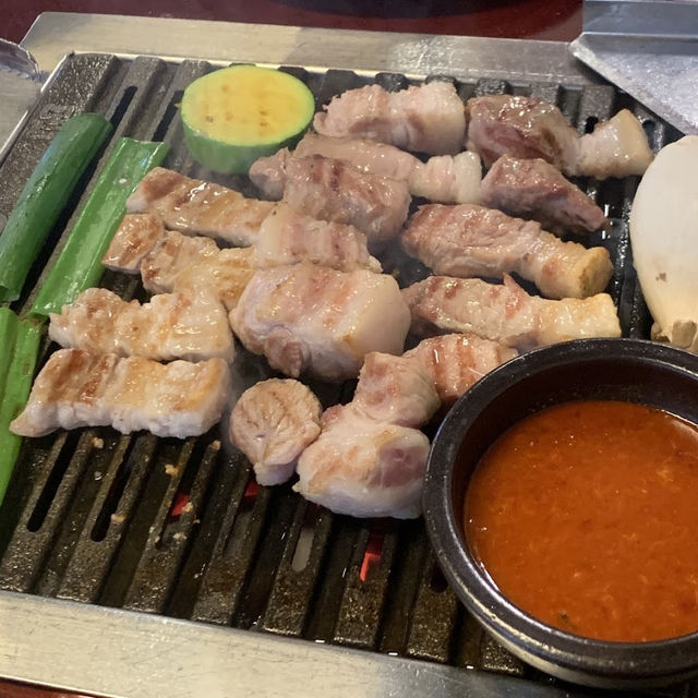 【韓国】行列必須のサムギョプサル🐖