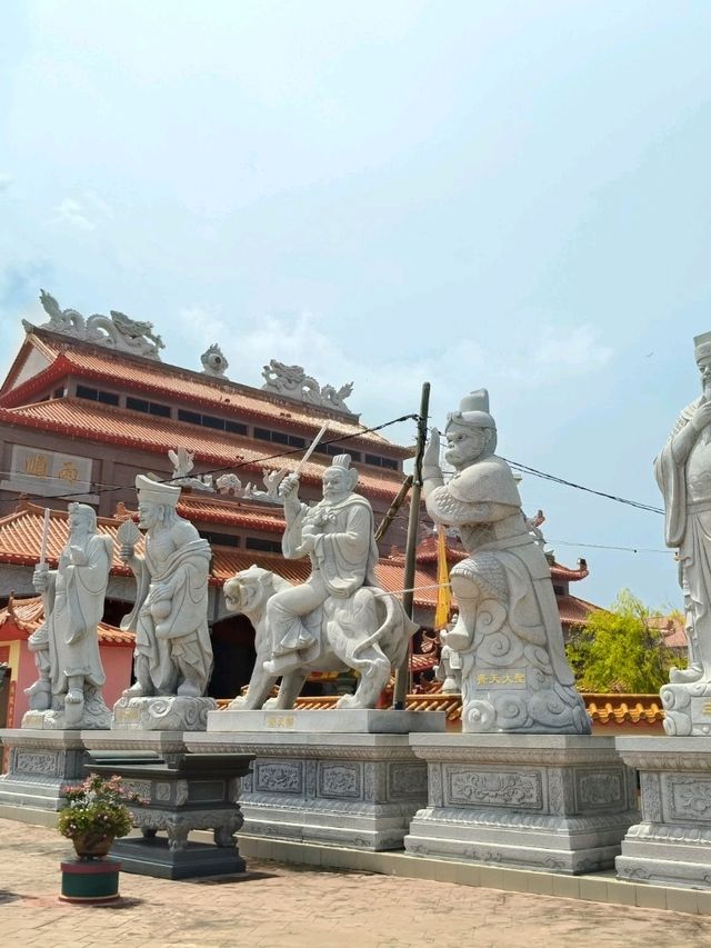 Discover the Spirit of Tua Pek Kong Temple in Sitiawan"
