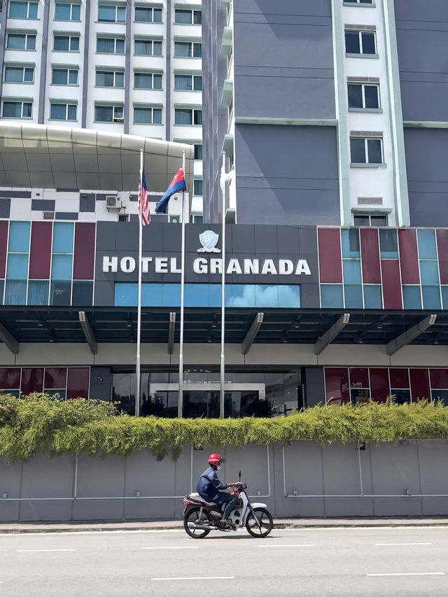 Comfortable Convenience Just Steps from AEON Mall - Hotel Granada