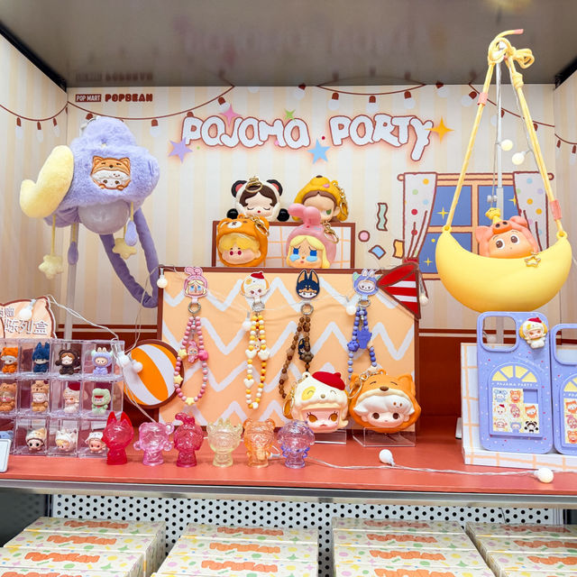 POP MART Chongqing 🇨🇳  Raffles City