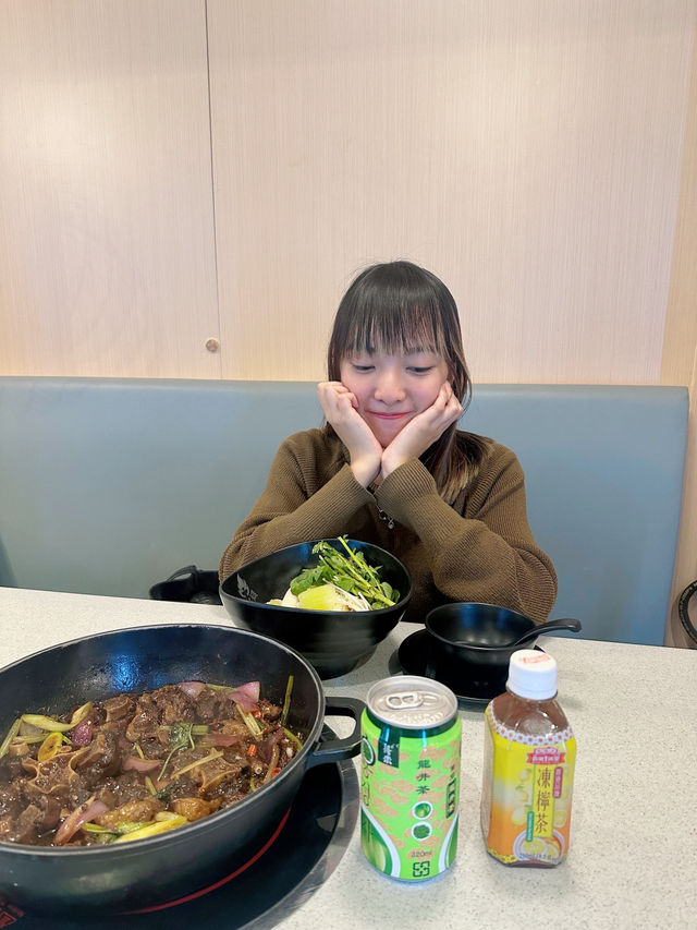 任食雞煲、牛尾煲、豬手煲