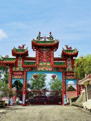 Tranquility on a hill: discovering Long Tian Gong in Kajang