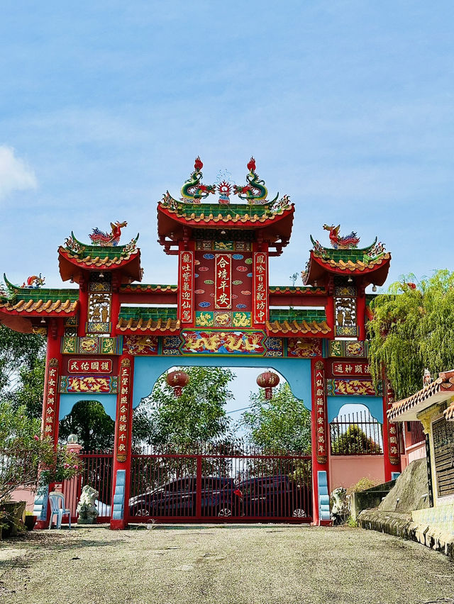 Tranquility on a hill: discovering Long Tian Gong in Kajang