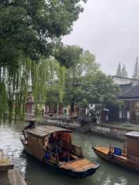 Zhujiajiao – เมืองน้ำโบราณที่สวยงาม แม้วันฝนตก