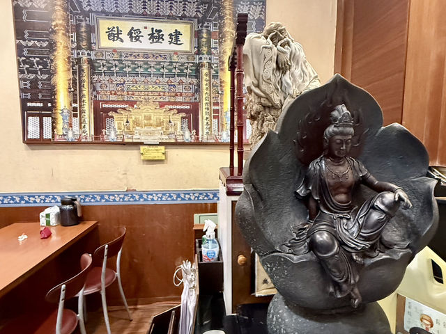 漢神百貨旁巷內最夯的（龍袍湯包）非吃不可的美食