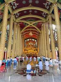 Shiny Gold at Wat Phra That Nong Bua