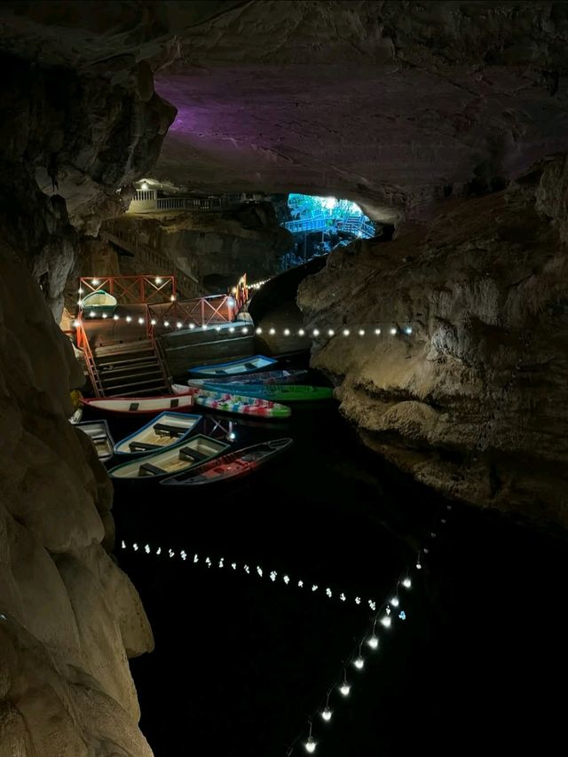 That Thakhek Cave Life
