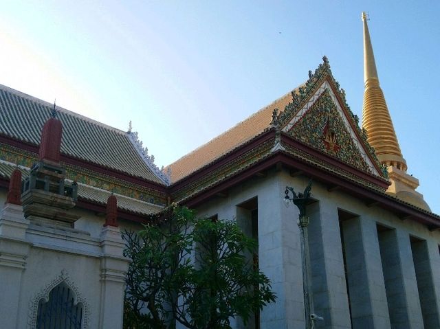 วัดบวรนิเวศ..วัดที่มีพระประธาน 2 องค์
