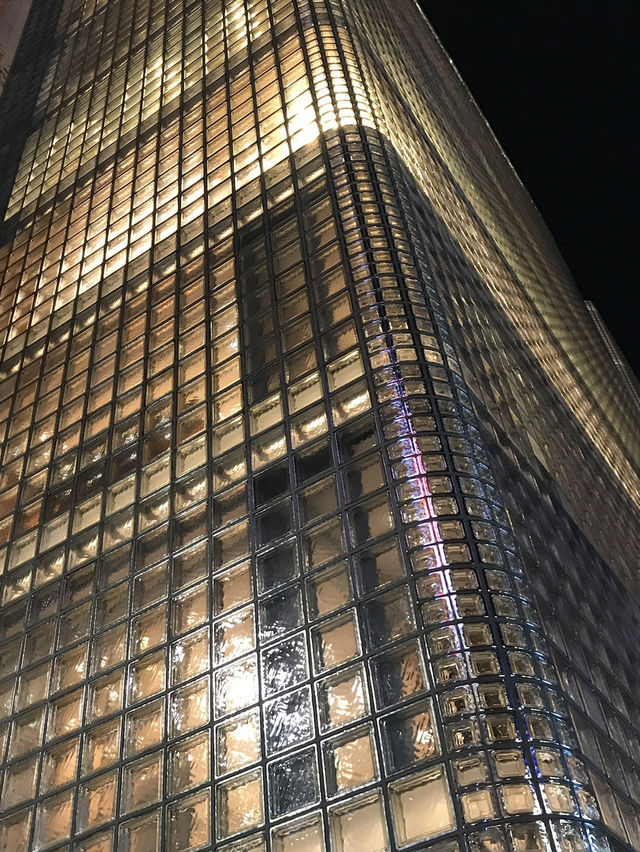 【東京　有楽町のトルコ料理「イスタンブール」と銀座　メゾンエルメスフォーラム　】