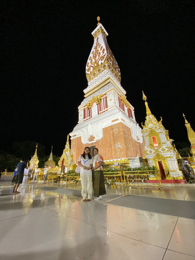 พระธาตุศักดิ์สิทธิ์สองฝั่งโขง #พระธาตุพนม 🙏🏻
