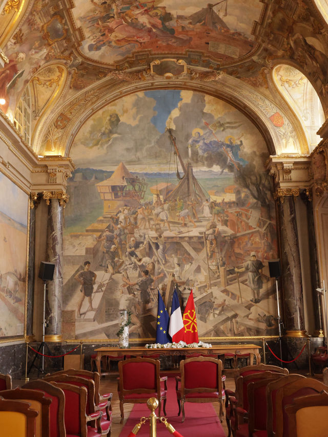 【美しすぎる観光地】フランス、トゥールーズ キャピトル広場と市庁舎  無料見学可能な美術館