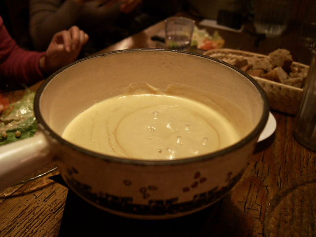 🍽️ Swiss Folklore & Fondue Surprises – Bebbis Restaurant, Interlaken