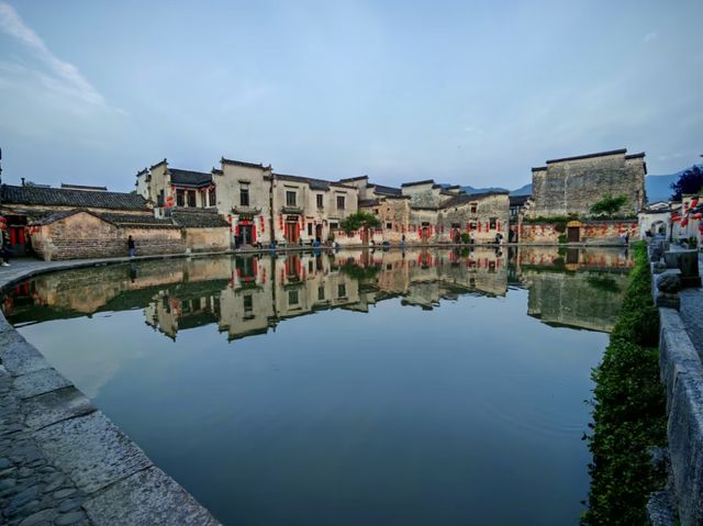 A Village Built Like an Ox, Flowing Like Water