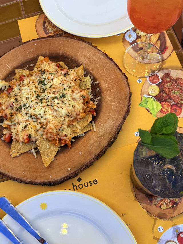 รีวิว Sunny Beach House พัทยา คาเฟ่ริมทะเลที่ห้ามพ