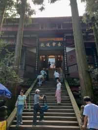 Qingchengshan Is Like Walking Into a Peaceful Kung Fu Movie