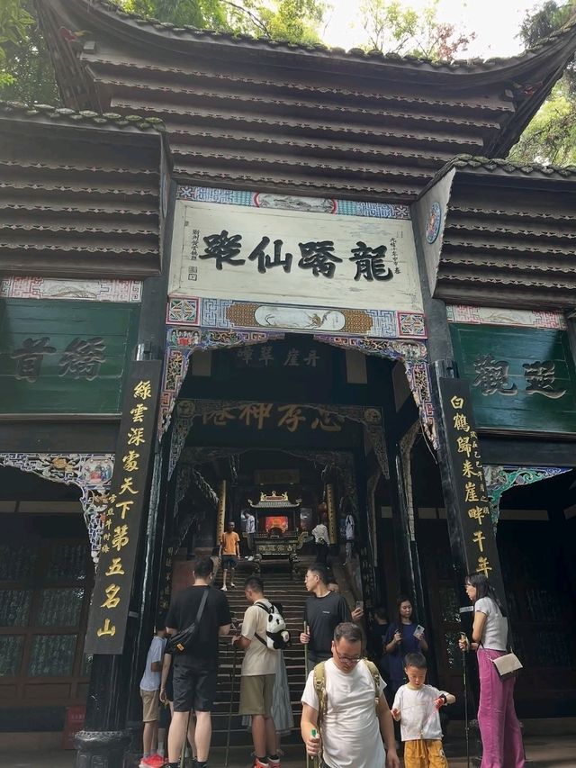Qingchengshan Is Like Walking Into a Peaceful Kung Fu Movie