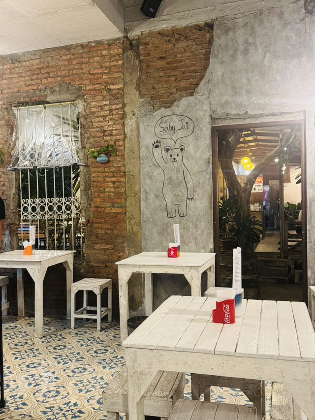 ร้าน ”สบายใจ“ ริมแม่น้ำ ร้านอร่อยที่จันทบุรีต้องมา