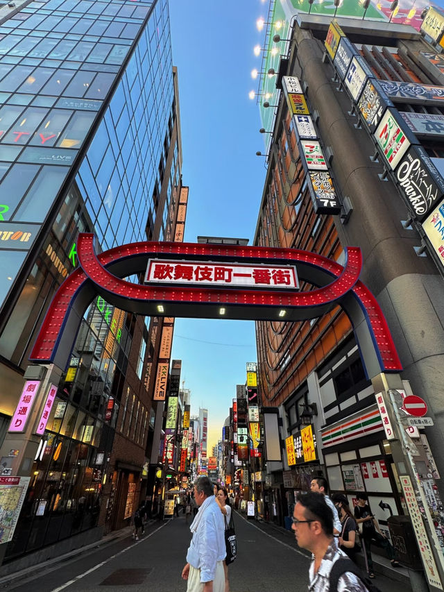 🌆 Shinjuku Adventure Under RM150 – Neon, Noodles & Night Views!