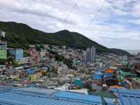 釜山甘川洞文化村｜斜坡上的童話世界，彩色山城的夢幻散步
