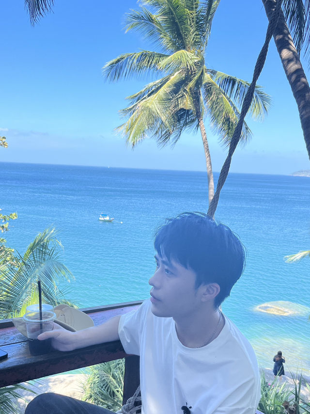 ☕ ☕ Cliffside Oasis: Laem Sai Cup Cafe Above Kata Bay
