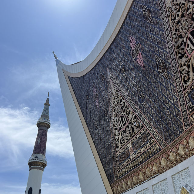 West Sumatra Wonders: From Islands to Valleys