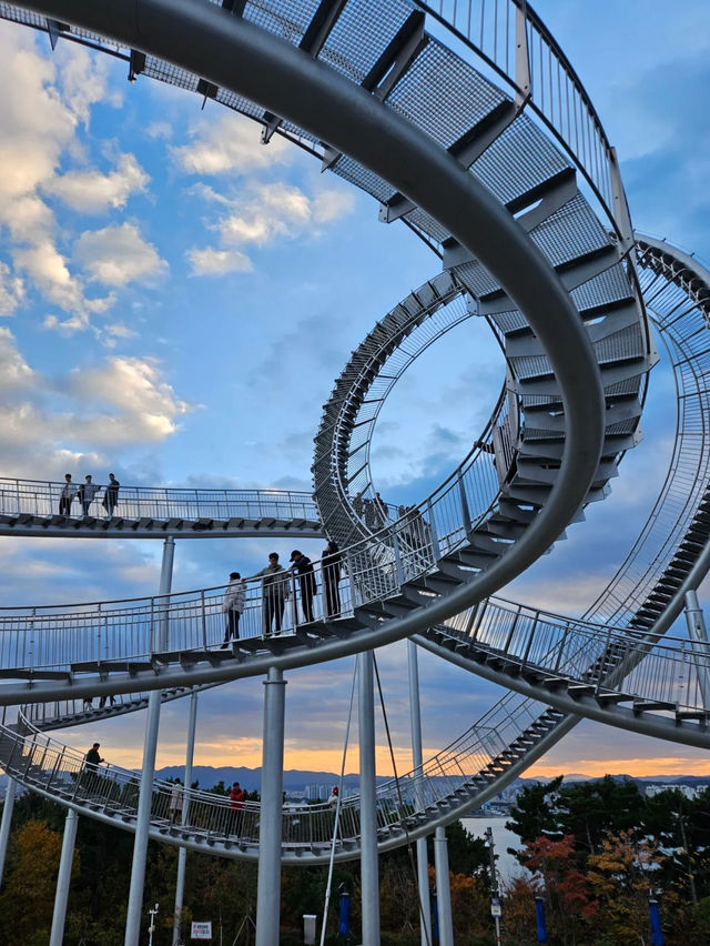 🌊 Pohang 2 Days 1 Night Under RM300 – Sea, Sushi & Space Walk! 🇰🇷