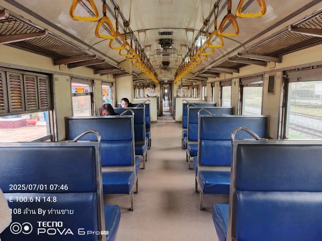 นั่งรถไฟลอยน้ำเขื่อนป่าสักลพบุรี