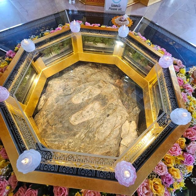 กราบพระธาตุ เดินชมสกายวอล์ก - วัดพระธาตุดอยสะเก็ด