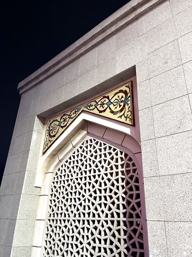 Dataran Putra & Putra Bridge: Iconic Night Views of Islamic Majesty in Putrajaya