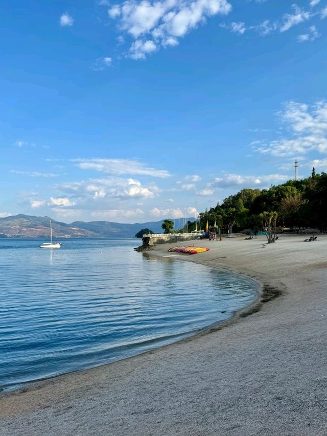China’s Clearest Waters: Exploring Fuxian Lake