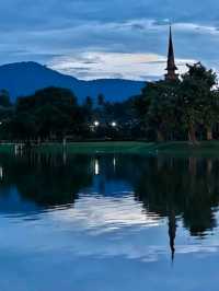 วัดสระศรี - วัดตั้งอยู่กลางสระน้ำ