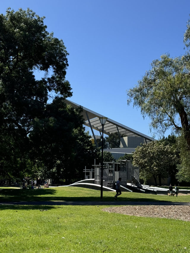 【メルボルン】世界遺産の庭園「カールトン庭園」でのんびり散策🌏✨