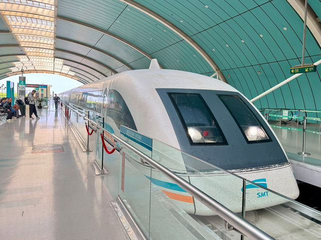 Maglev รถไฟฟ้าความเร็วสูงในเซี่ยงไฮ้ 🇨🇳 Maglev รถไฟฟ้าความเร็วสูงในเซี่ยงไฮ้ 🇨🇳