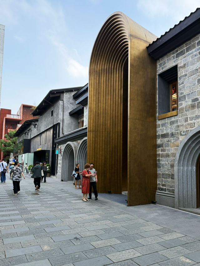 Architectural Gems in Shanghai🏙️  