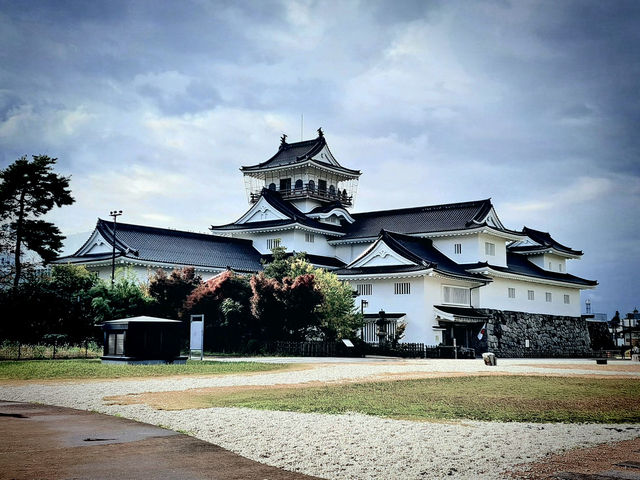 The Glass Castle: My Return to Toyama Castle