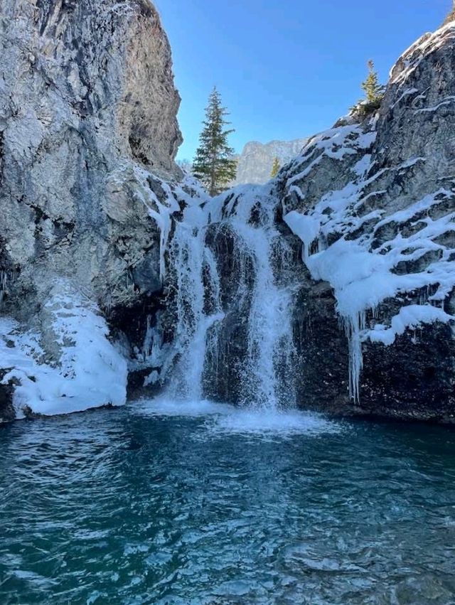 Hike to Edworthy Falls