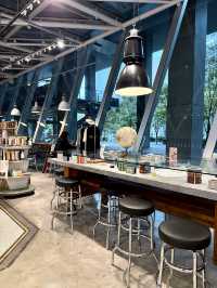 🌇 Stylish & Spacious: Brooklyn Roasting Company at Tokyo International Forum